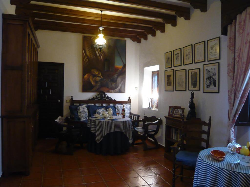 Hospederia Casa De La Torre Guest House Ел Тобосо Екстериор снимка