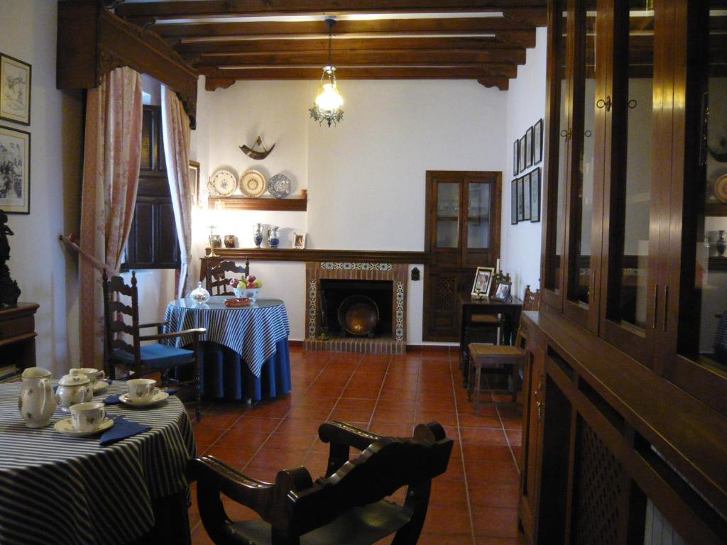 Hospederia Casa De La Torre Guest House Ел Тобосо Екстериор снимка