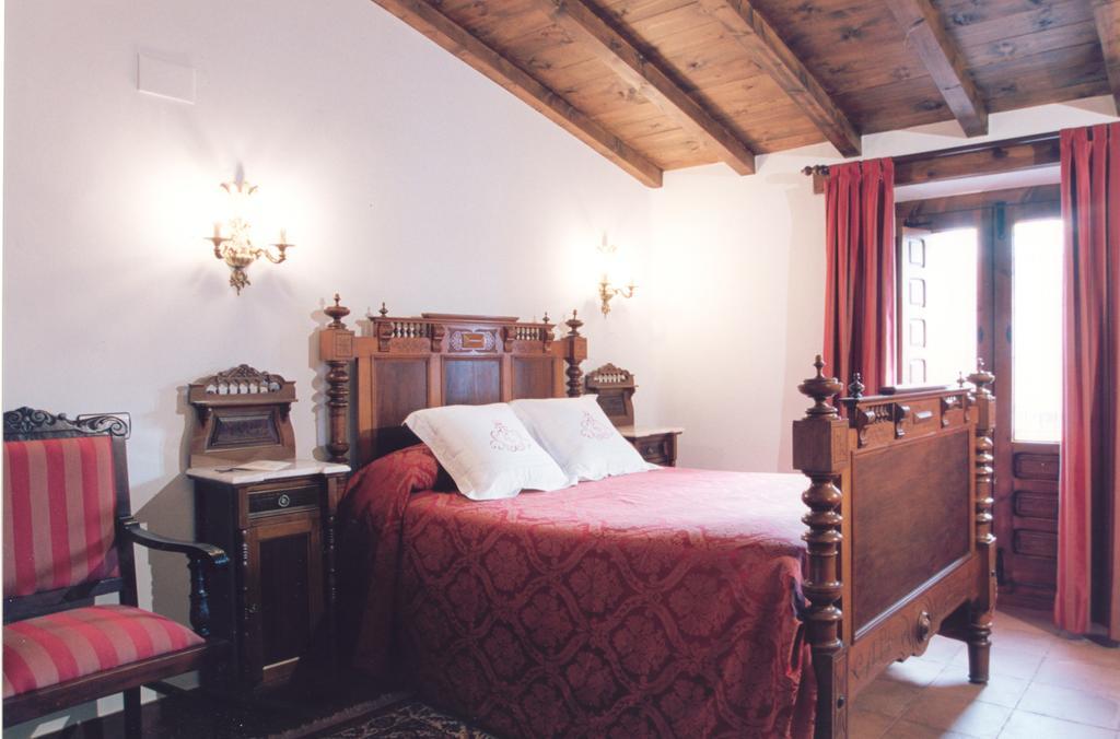 Hospederia Casa De La Torre Guest House Ел Тобосо Стая снимка