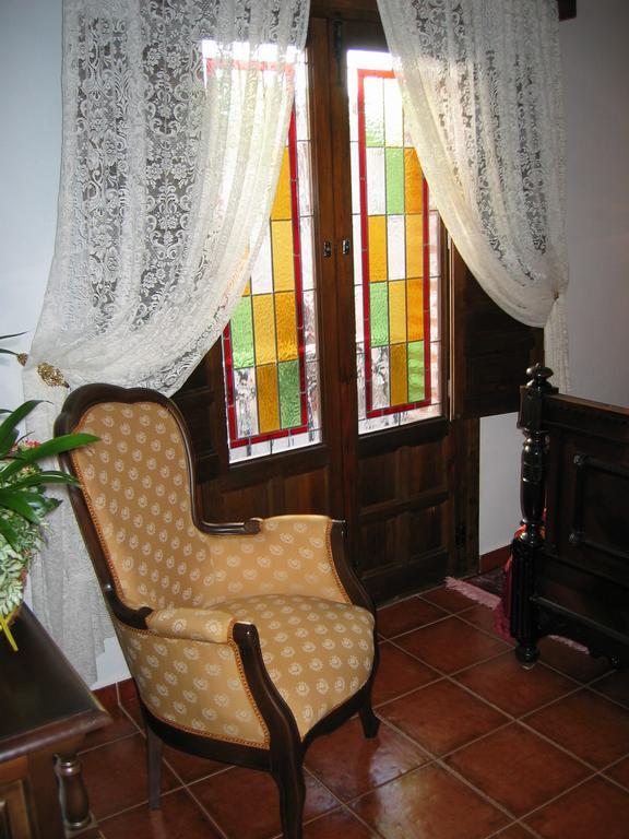 Hospederia Casa De La Torre Guest House Ел Тобосо Стая снимка