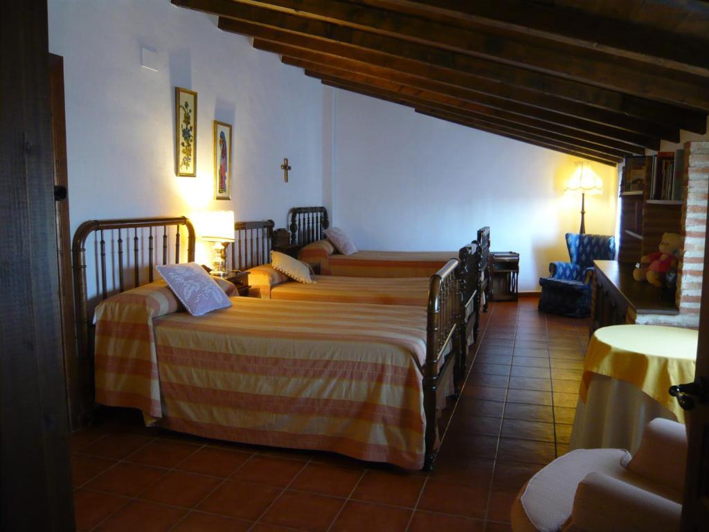 Hospederia Casa De La Torre Guest House Ел Тобосо Стая снимка