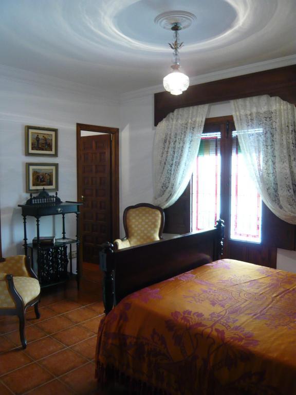Hospederia Casa De La Torre Guest House Ел Тобосо Стая снимка