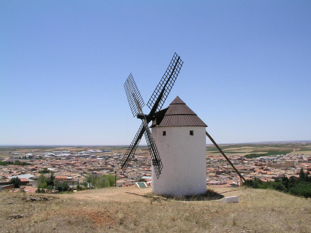 Hospederia Casa De La Torre Guest House Ел Тобосо Екстериор снимка